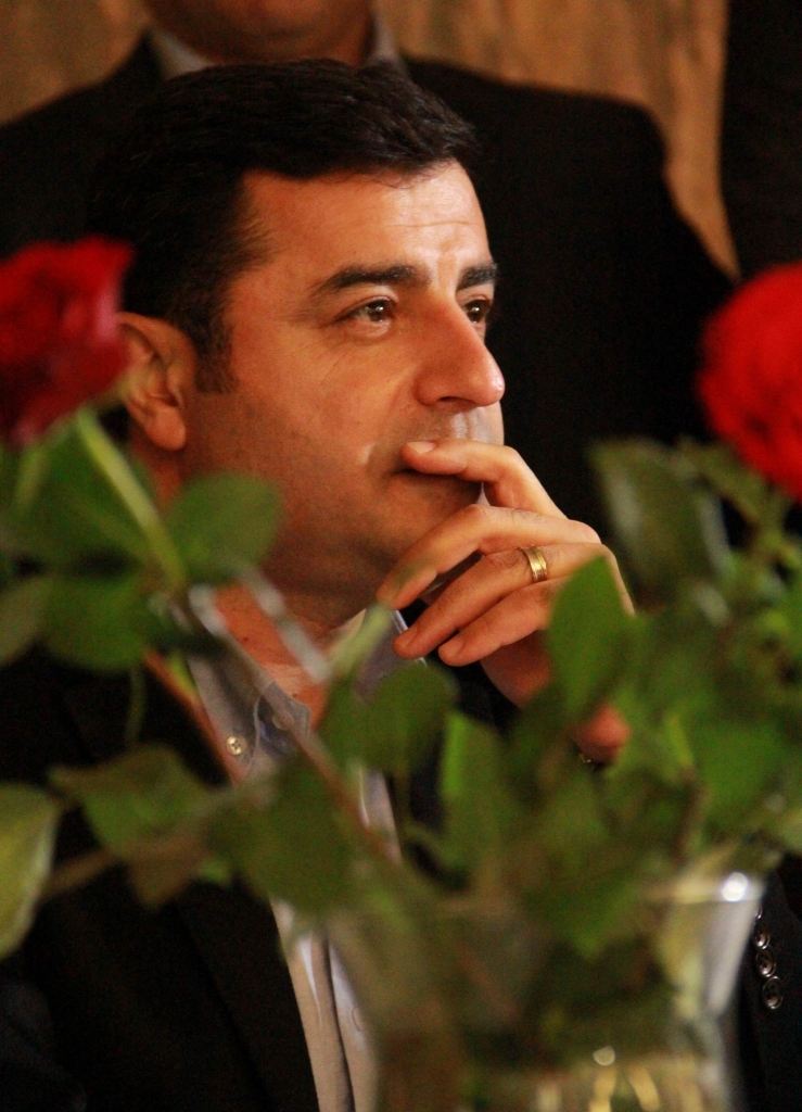 Demirtaş'ın Evrensel Gazetesi'nde yayımlanan "Sola bir çağrı daha" başlıklı yazısı - 15/11/2021